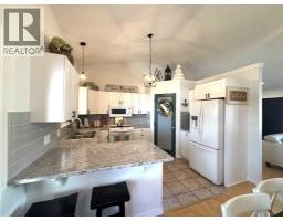 Family room - 7 Stiles Cove, Whitecourt, AB T7S1T7 Photo 9