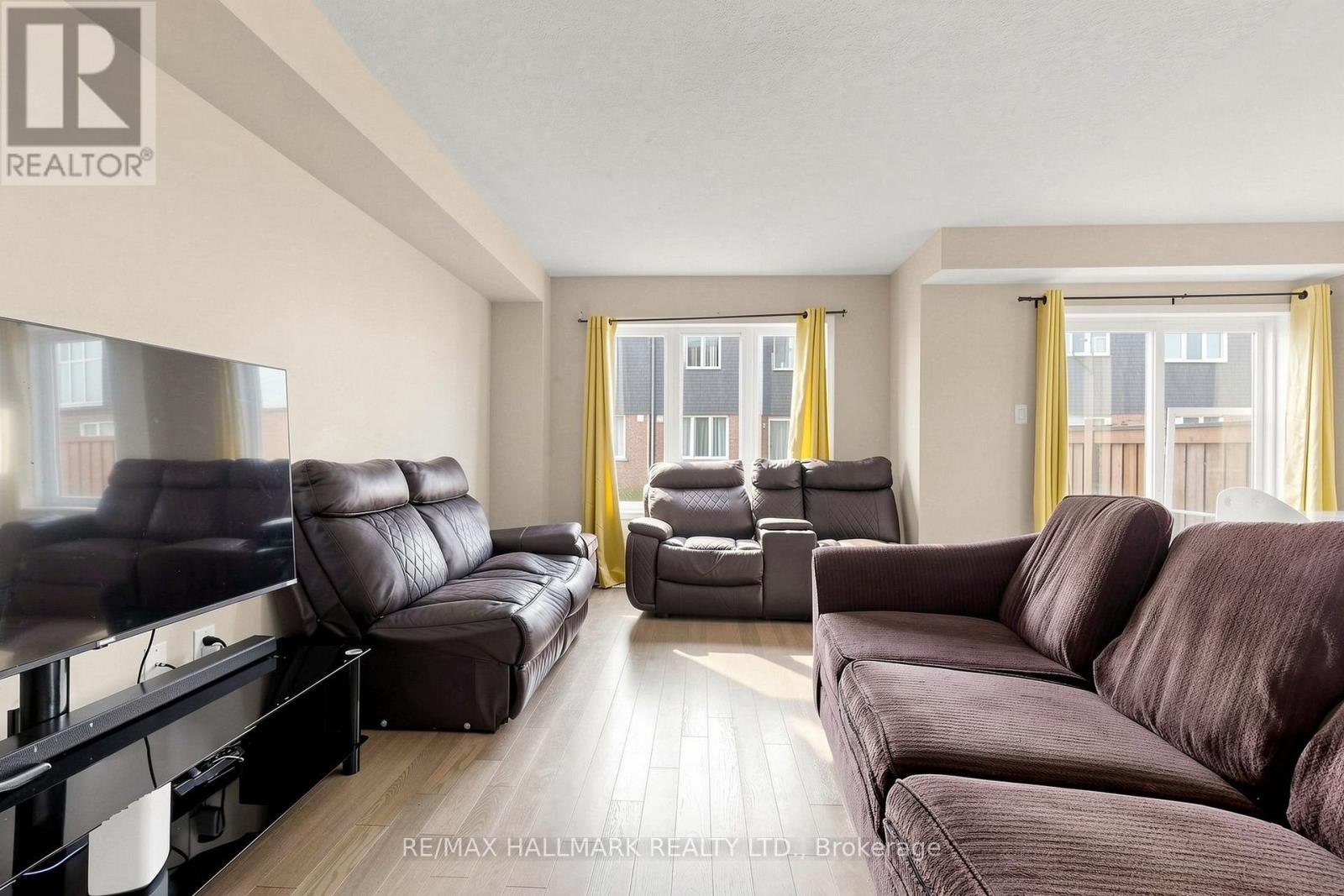72 MUNRO CIRCLE - 4
