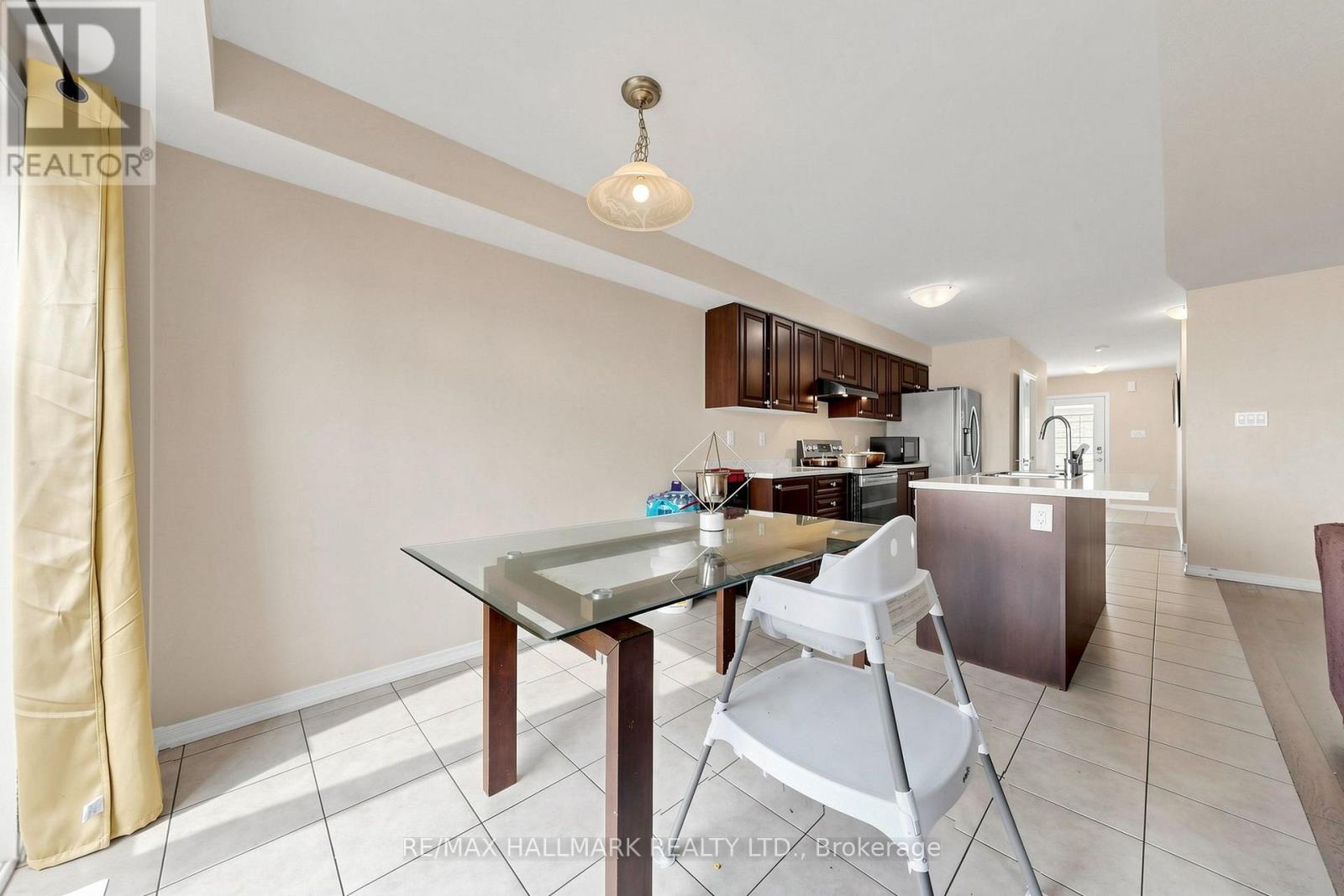72 MUNRO CIRCLE - 8