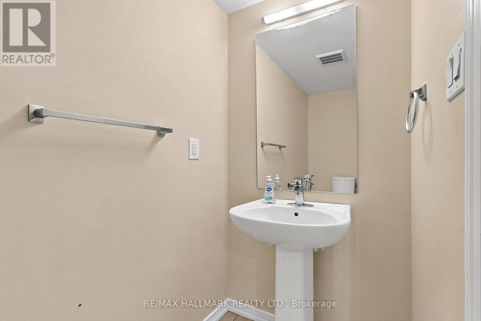 72 MUNRO CIRCLE - 14