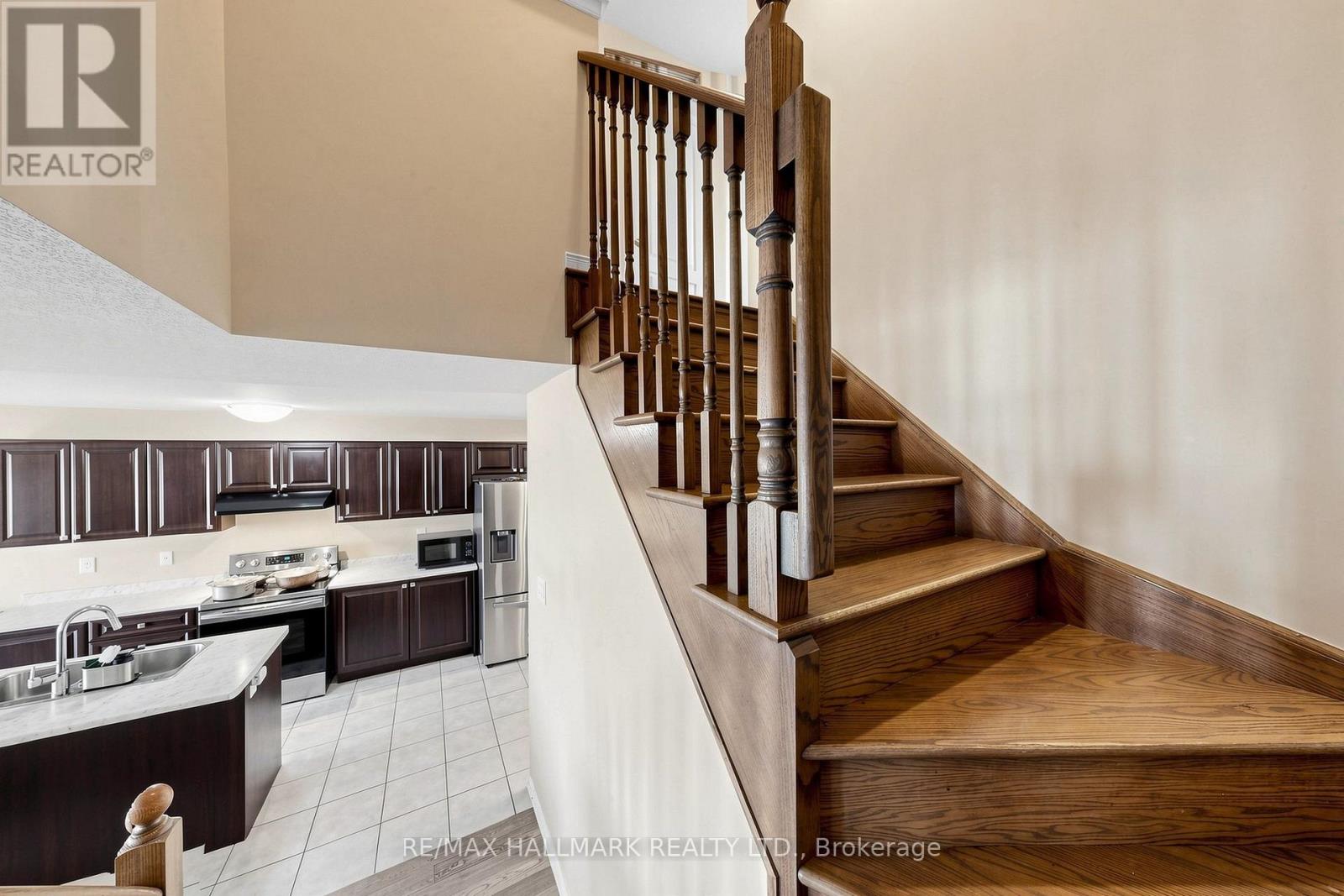 72 MUNRO CIRCLE - 16