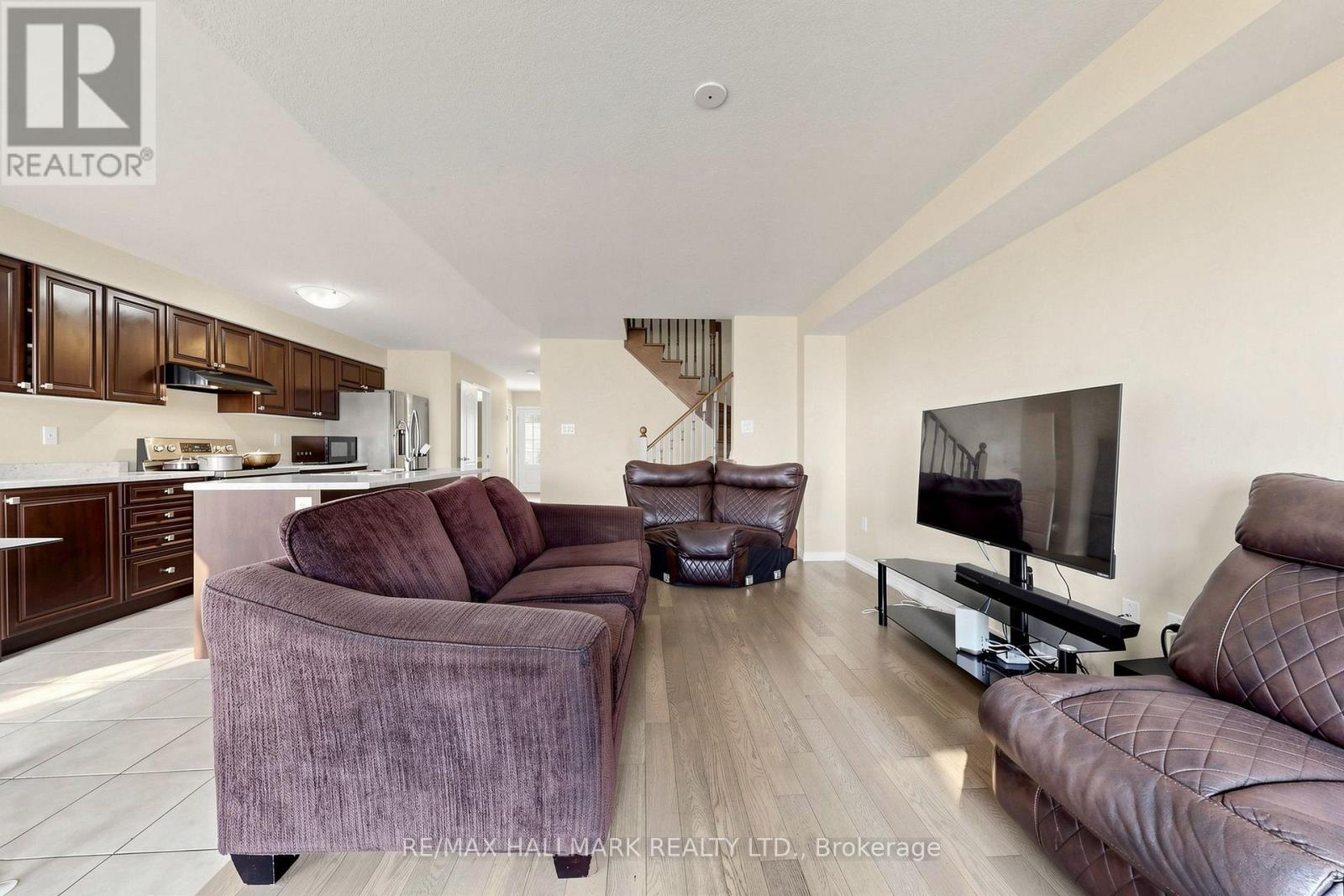 72 MUNRO CIRCLE - Image 6
