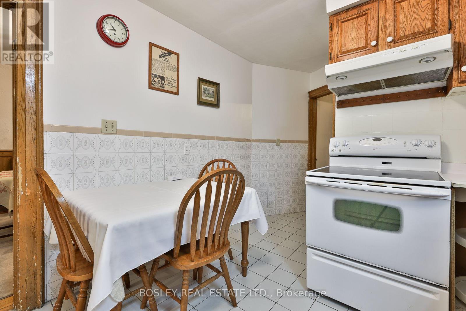528 SOUDAN AVENUE - Image 15