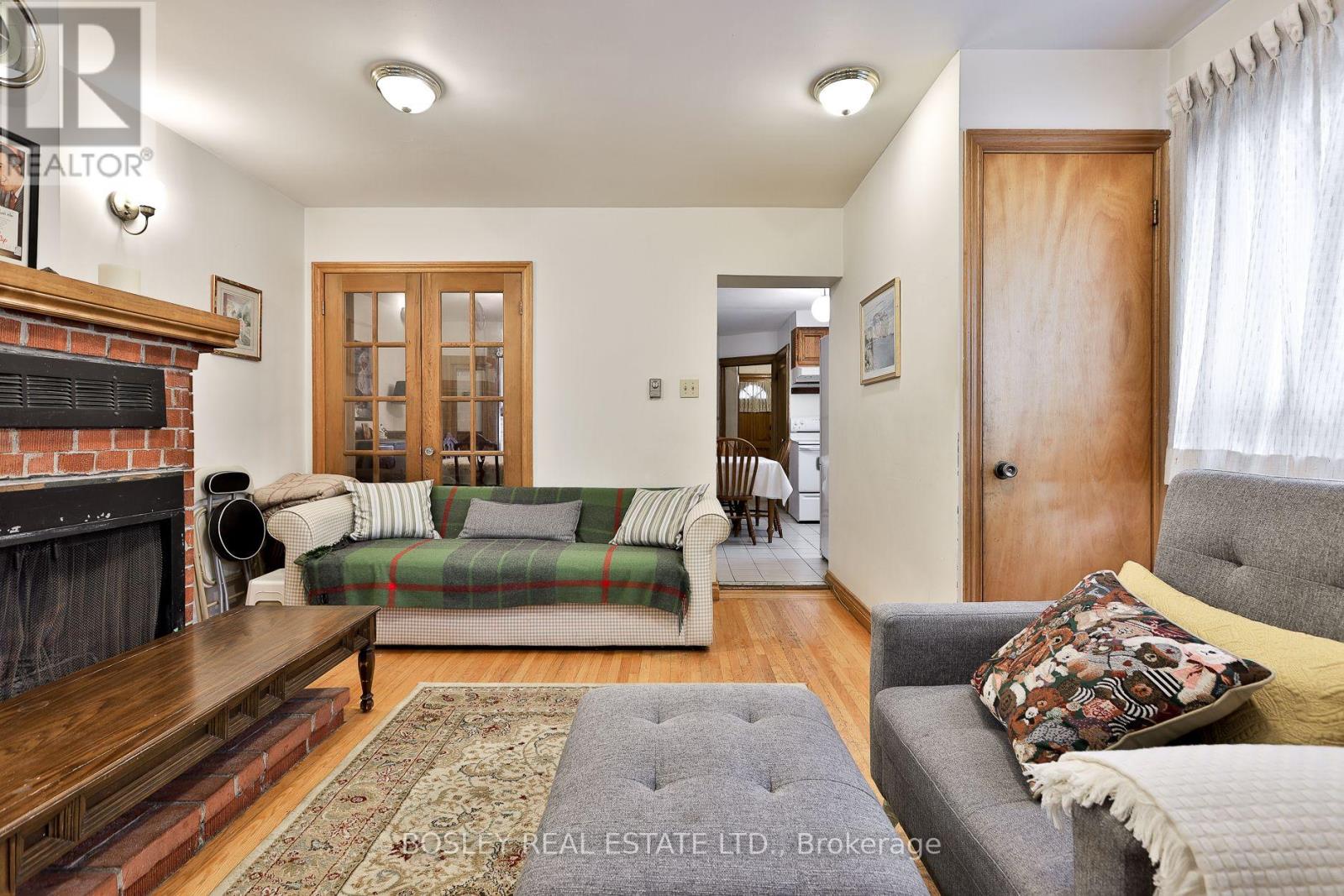 528 SOUDAN AVENUE - 21