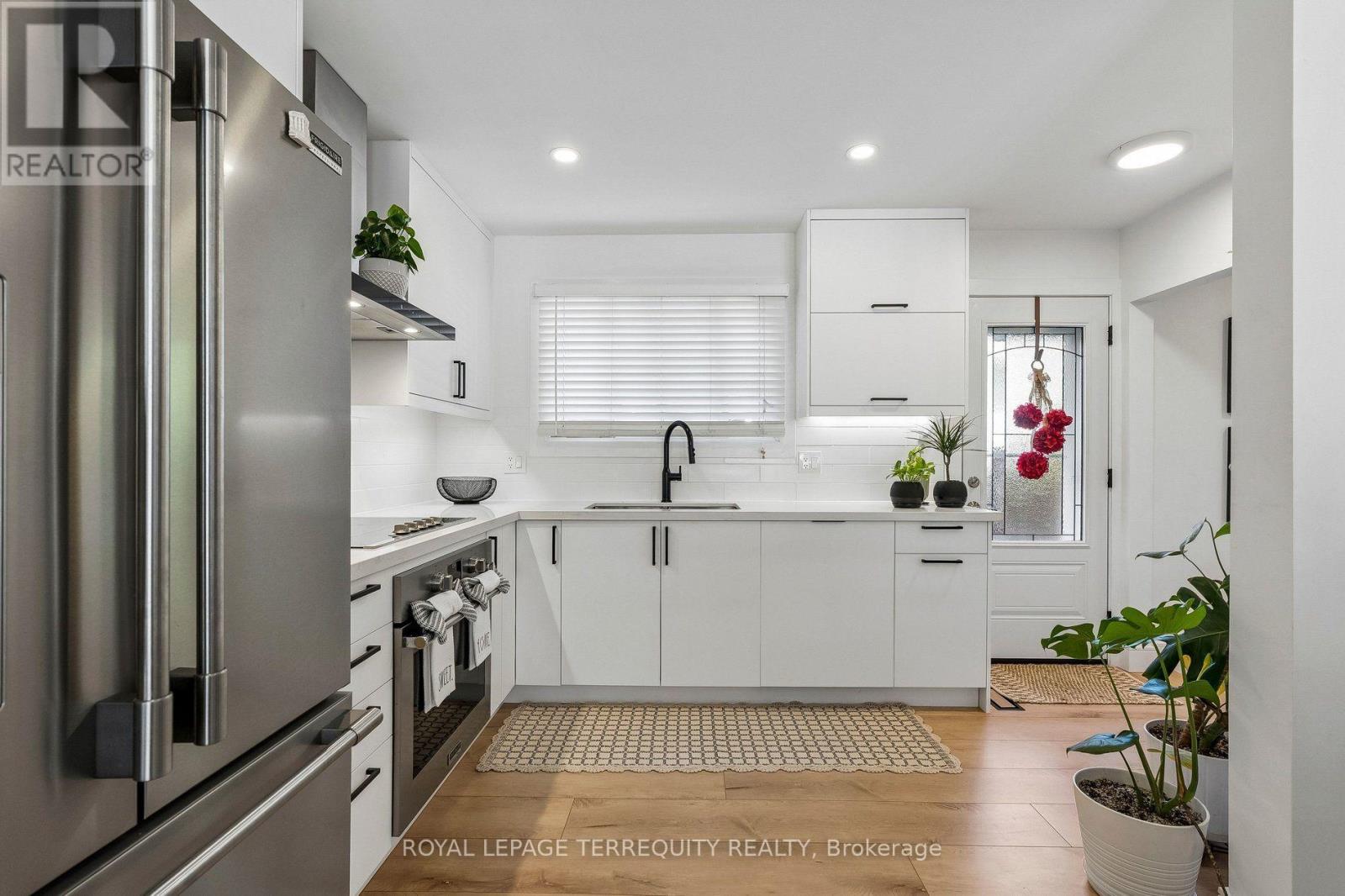 2 RICHBOURNE COURT - Image 13