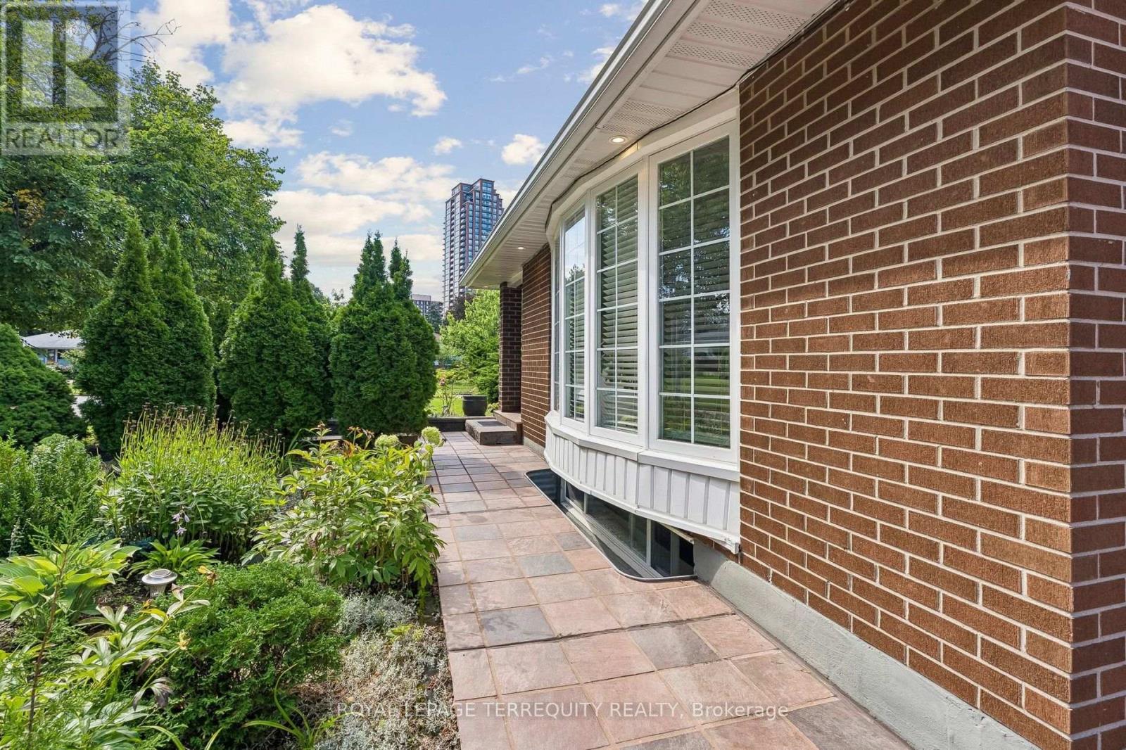 2 RICHBOURNE COURT - Image 34