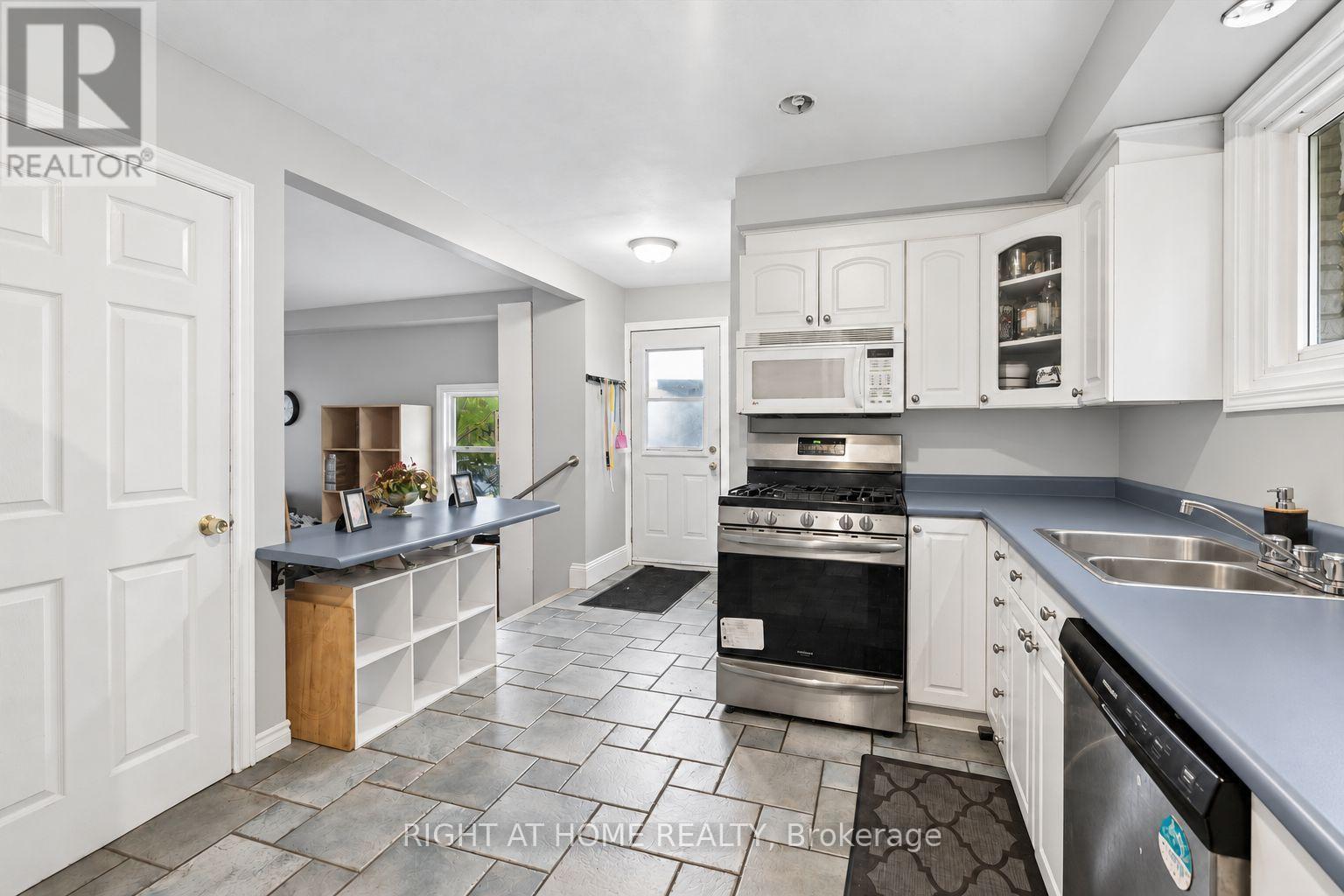 701 CENTRAL PARK BOULEVARD N - 5
