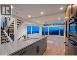 975 Aubeneau Crescent, West Vancouver, BC V7T1T4 Photo 10