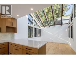 975 Aubeneau Crescent, West Vancouver, BC V7T1T4 Photo 11