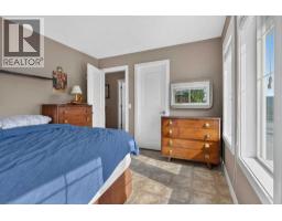 4 Sunset Square - photo 25