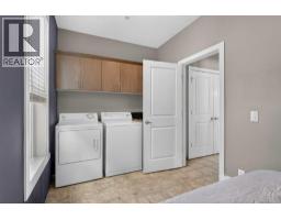 4 Sunset Square - photo 15