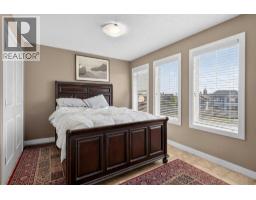 4 Sunset Square - photo 26