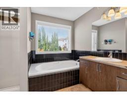 4 Sunset Square - photo 30