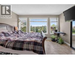 4 Sunset Square - photo 32