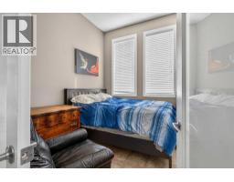 4 Sunset Square - photo 12