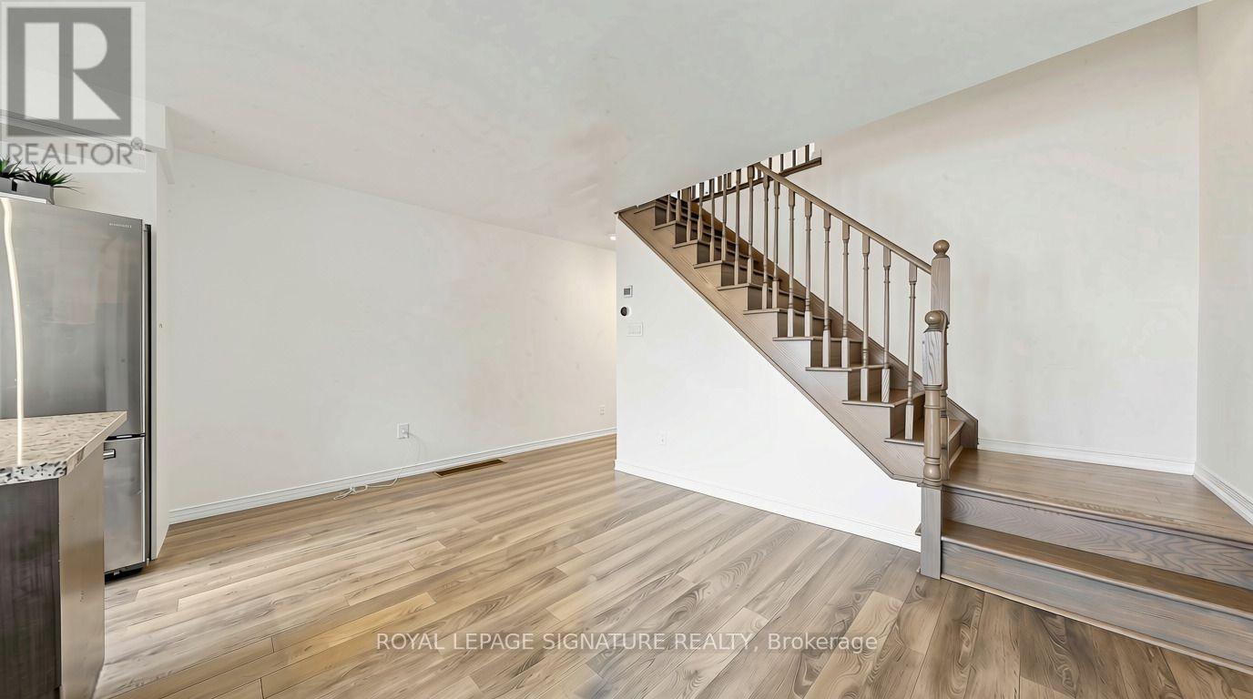 492 QUEEN MARY DRIVE - 11