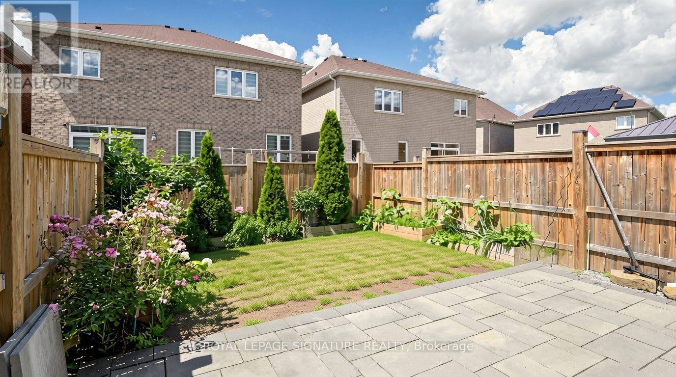 492 QUEEN MARY DRIVE - 40