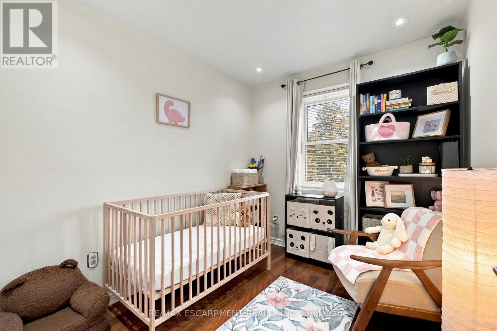 #59 371 BRONTE STREET S - 16