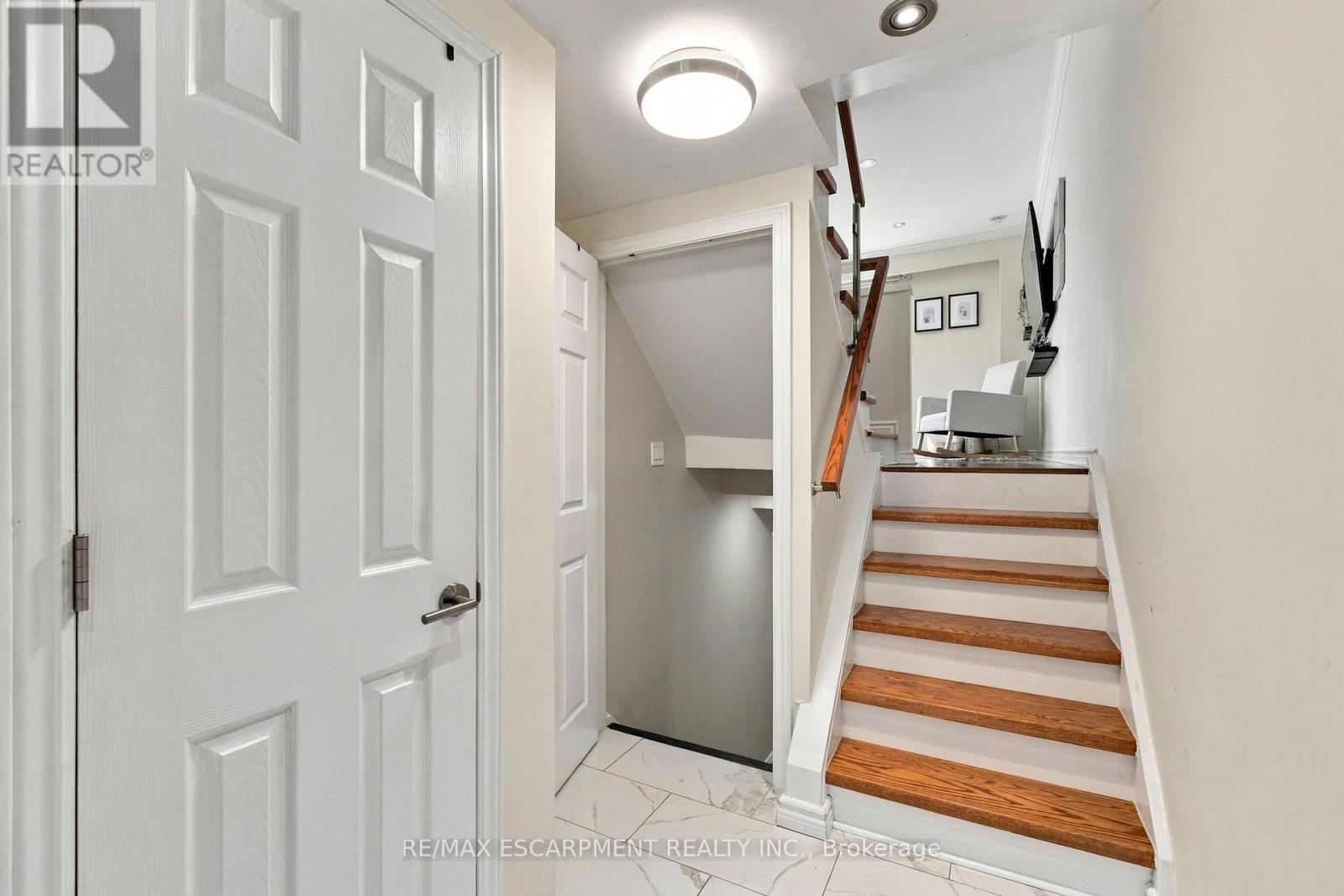 #59 371 BRONTE STREET S - 19
