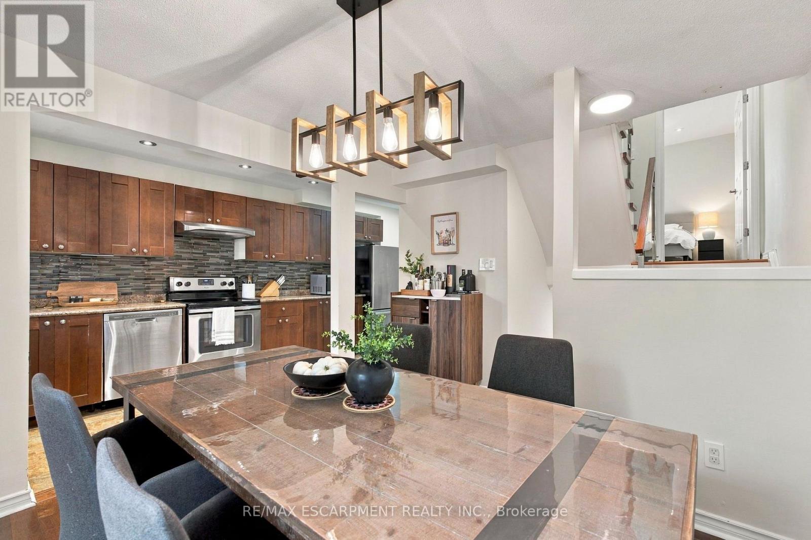 #59 371 Bronte Street South, Milton (OM Old Milton), Ontario, L9T3K5, Milton (OM Old Milton), Ontario — photo 2 of 5