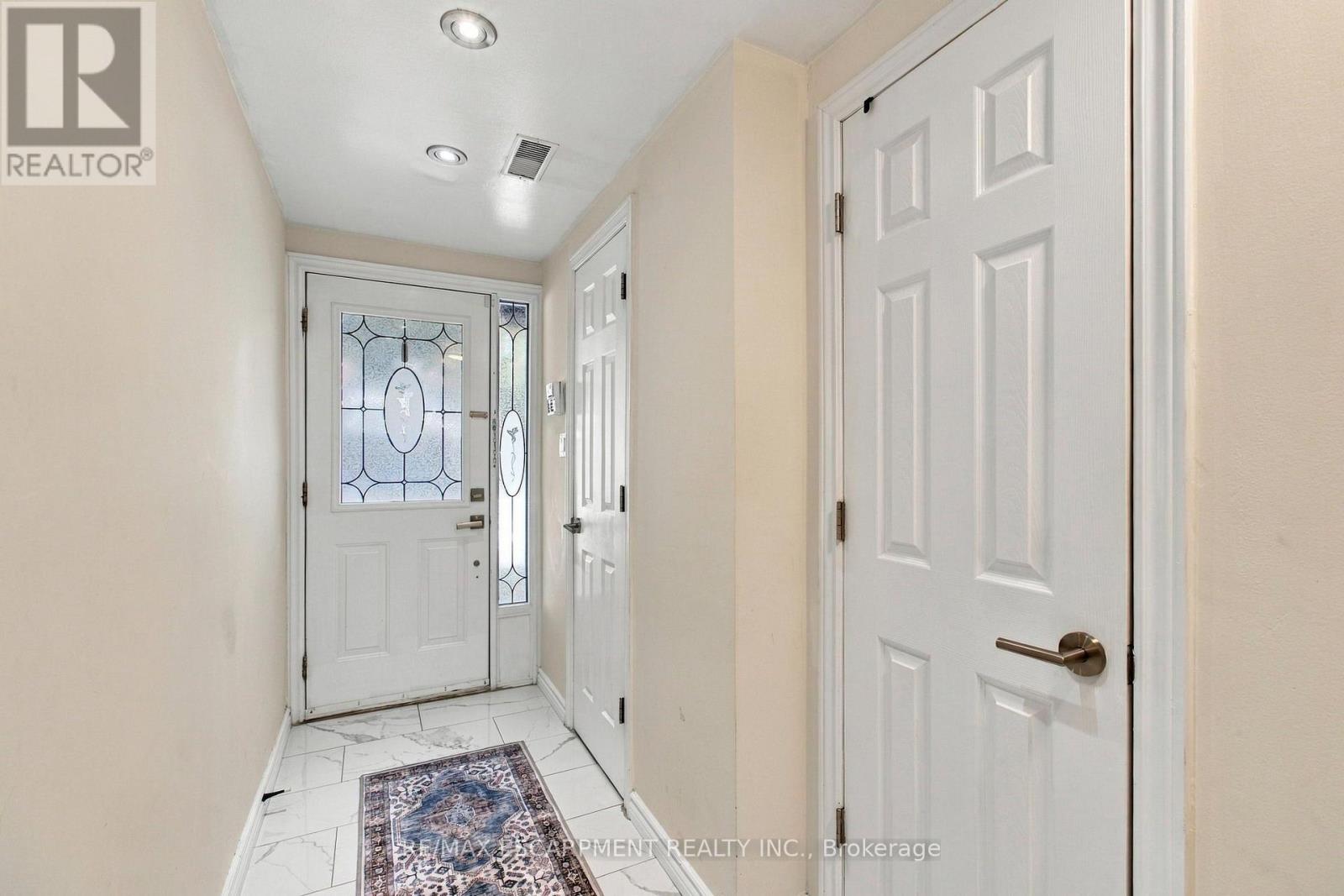 #59 371 BRONTE STREET S - 23