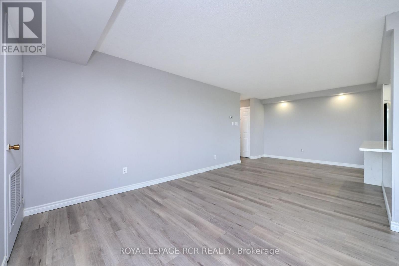 #404 8 FEAD STREET - 12