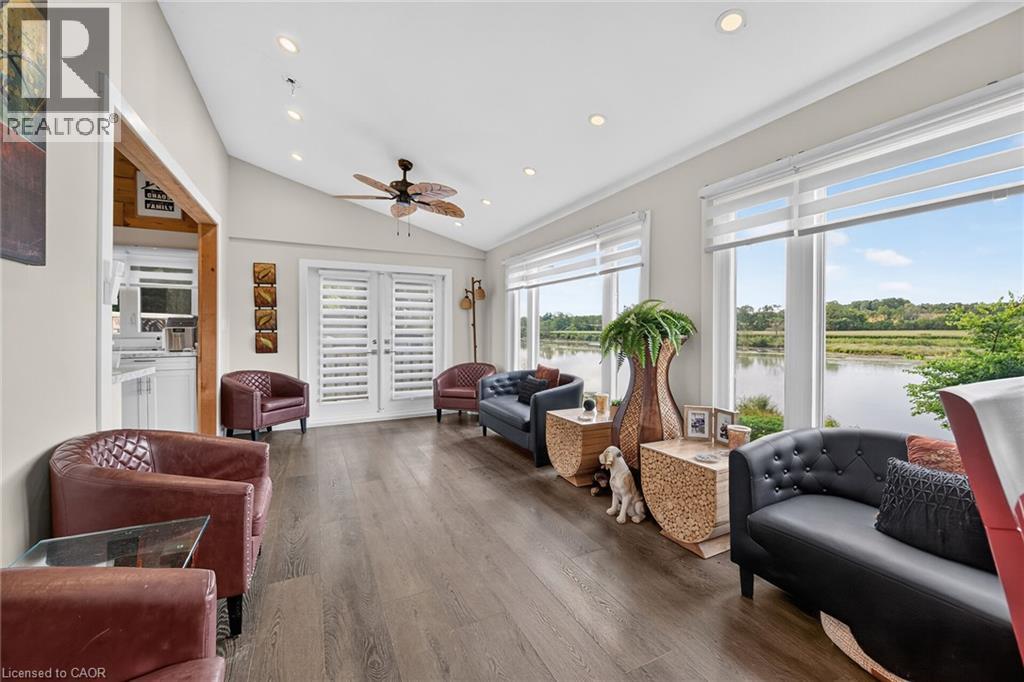 7 RIVERFRONT Lane - 10