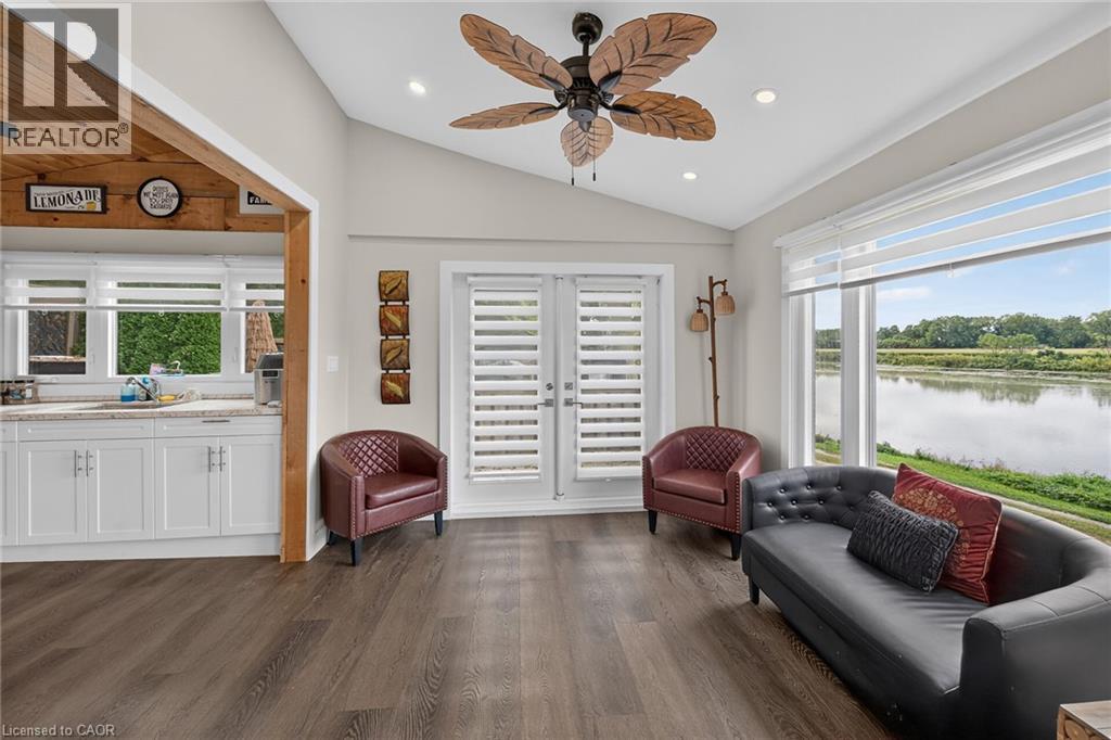 7 RIVERFRONT Lane - 13