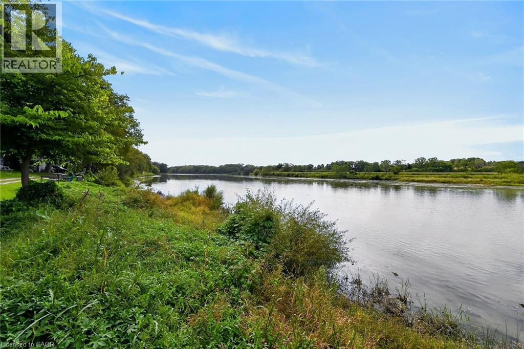 7 RIVERFRONT Lane - 43