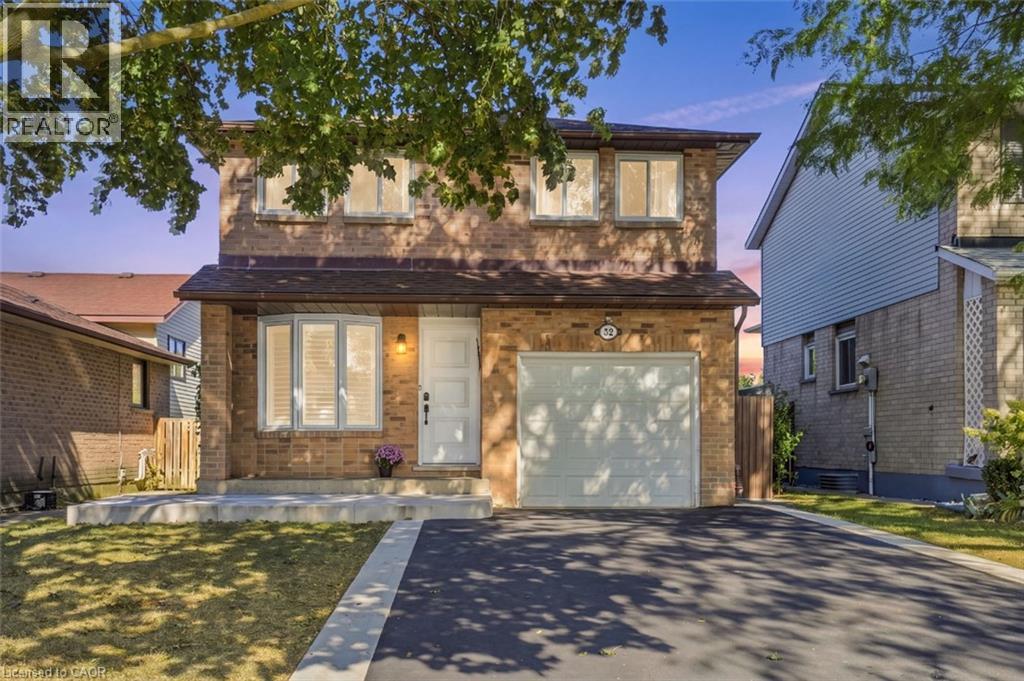 Property for sale at 32 TWINOAKS Crescent