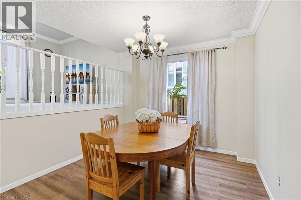 32 TWINOAKS Crescent - 15