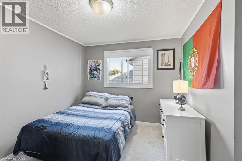 32 TWINOAKS Crescent - Image 23