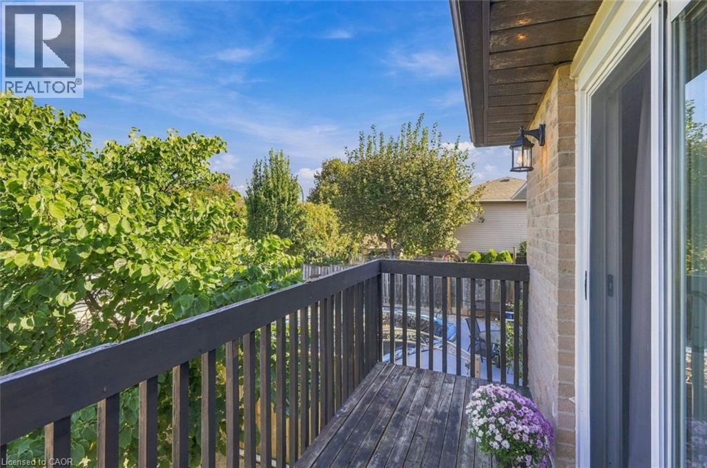 32 TWINOAKS Crescent - 45