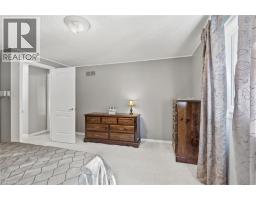 32 Twinoaks Crescent, Hamilton, ON L8J2E7 Photo 28