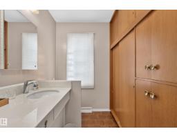 12304 Grand View Dr Nw, Edmonton, AB T6H4K4 Photo 36
