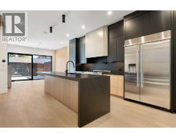 5pc Bathroom - 3322 42 Street Sw, Calgary, AB T3E3M6 Photo 11