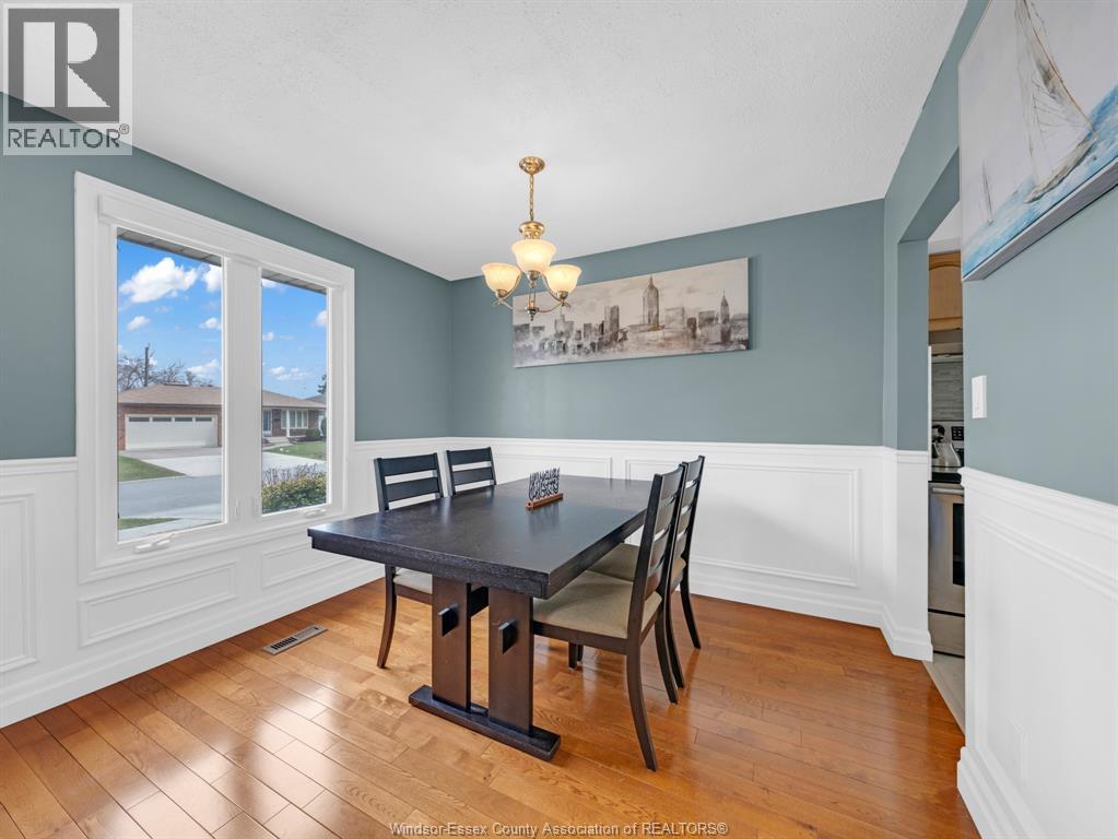 1031 EASTLAWN - 12