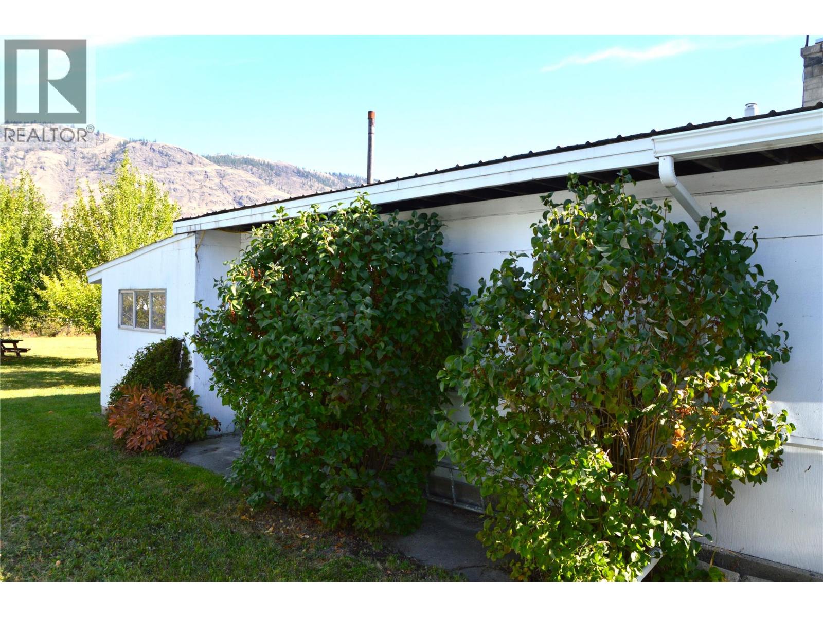2022 Glenwood Drive - Image 27