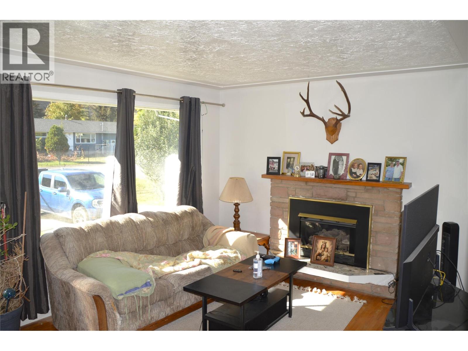 2022 Glenwood Drive - Image 6