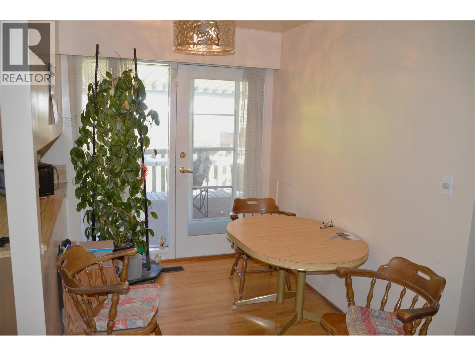 2022 Glenwood Drive - Image 7