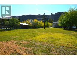 2022 Glenwood Drive, Kamloops, BC V2C4G6 Photo 10
