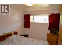2022 Glenwood Drive, Kamloops, BC V2C4G6 Photo 12