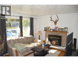 Primary Bedroom - 2022 Glenwood Drive, Kamloops, BC V2C4G6 Photo 6