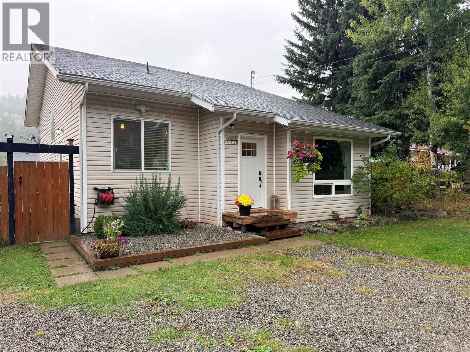699 STRATHMORE Avenue - 1