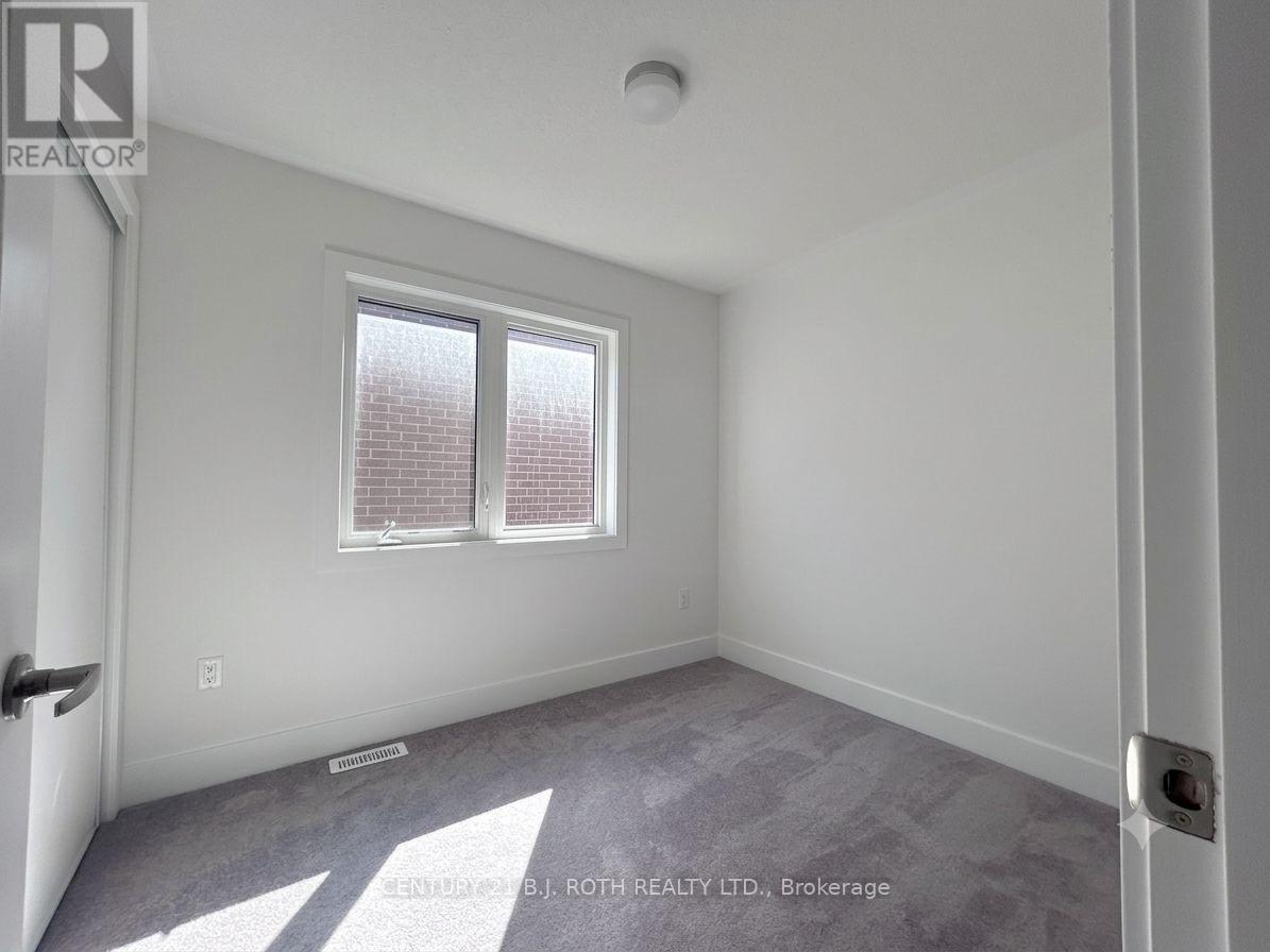 15 Milady Crescent — photo 17