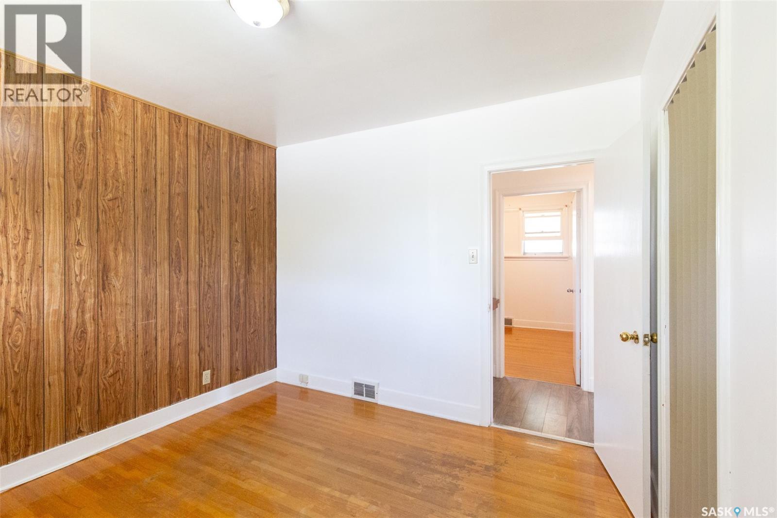1147 Main STREET N - 10