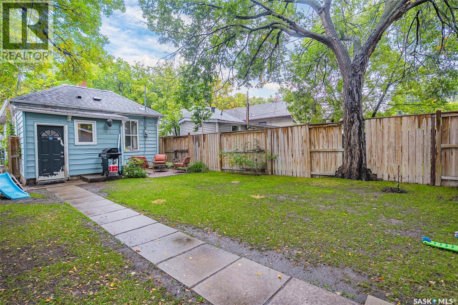 1116 B AVENUE N - 32