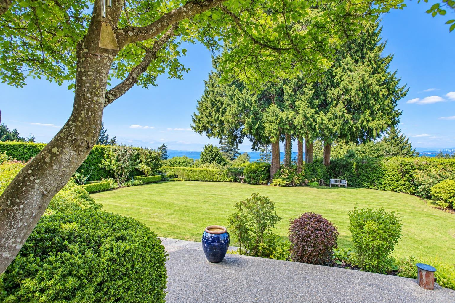 2547 CRESCENT DRIVE, Surrey