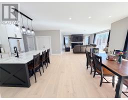 17 Murdoch Avenue thumbnail 11