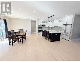 17 Murdoch Avenue thumbnail 13